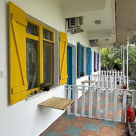 Gaya Hotel